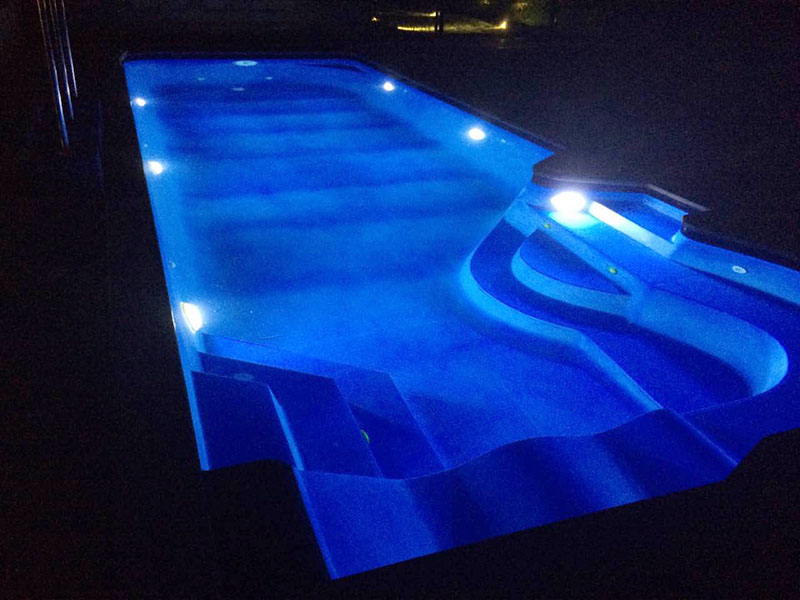 游泳池灯光效果